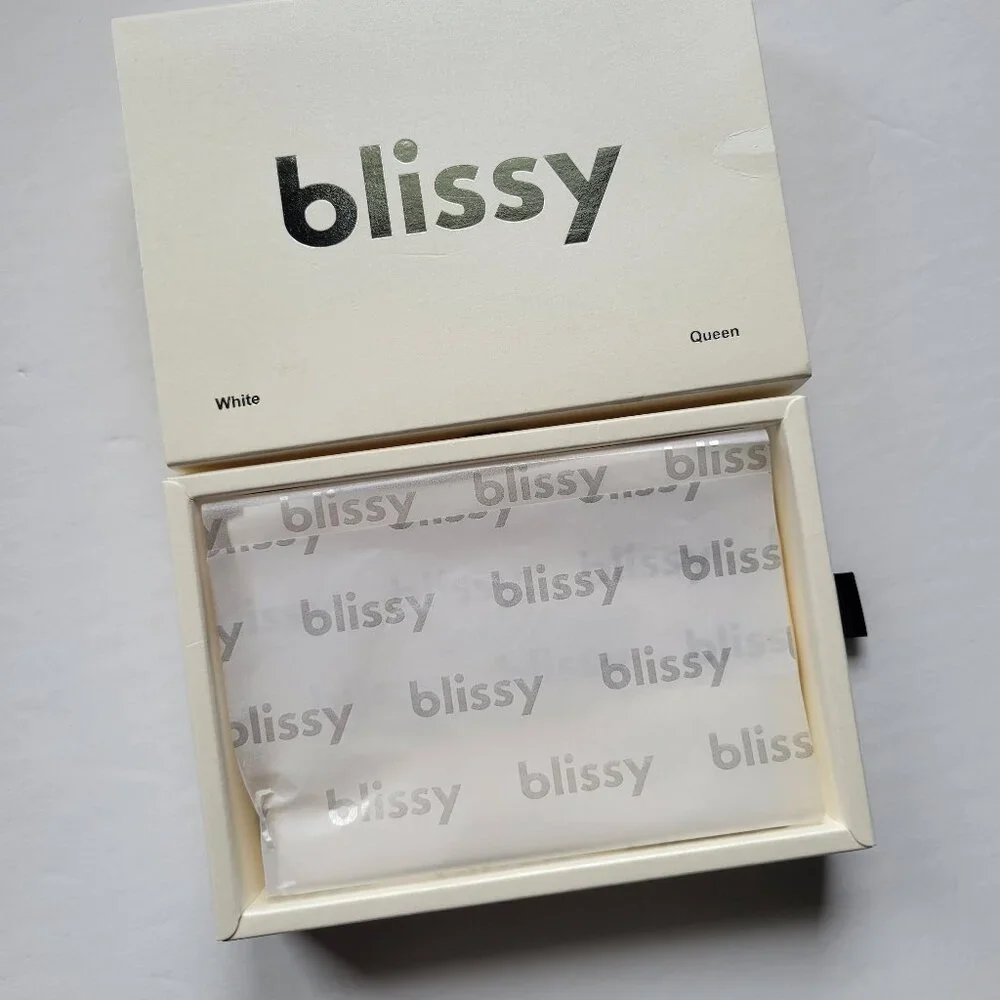 NWT Blissy 100% Silk Queen Pillowcase in White - Picture 4 of 10